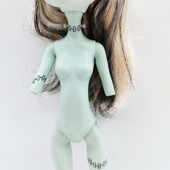Mattel Monster High Frankie Stein Doll 2008 - Picture 3 of 4